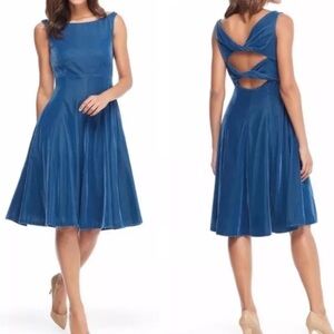 NWT Gal Meets Glam Christine Blue 
Velvet Dress Size 10